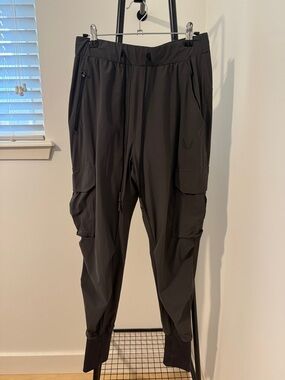Men's Black Cargo Jogger Pants - Athletic Stretch in Dark Gray